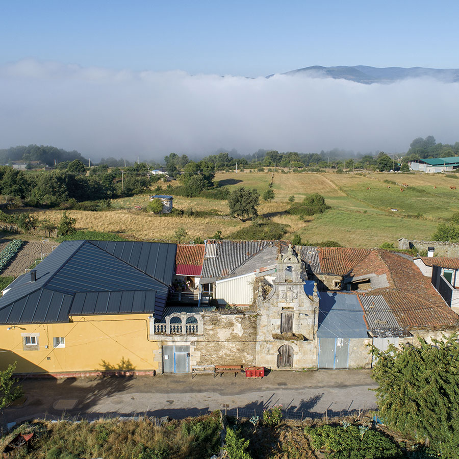 PUNXEIRO MANOR HOUSE